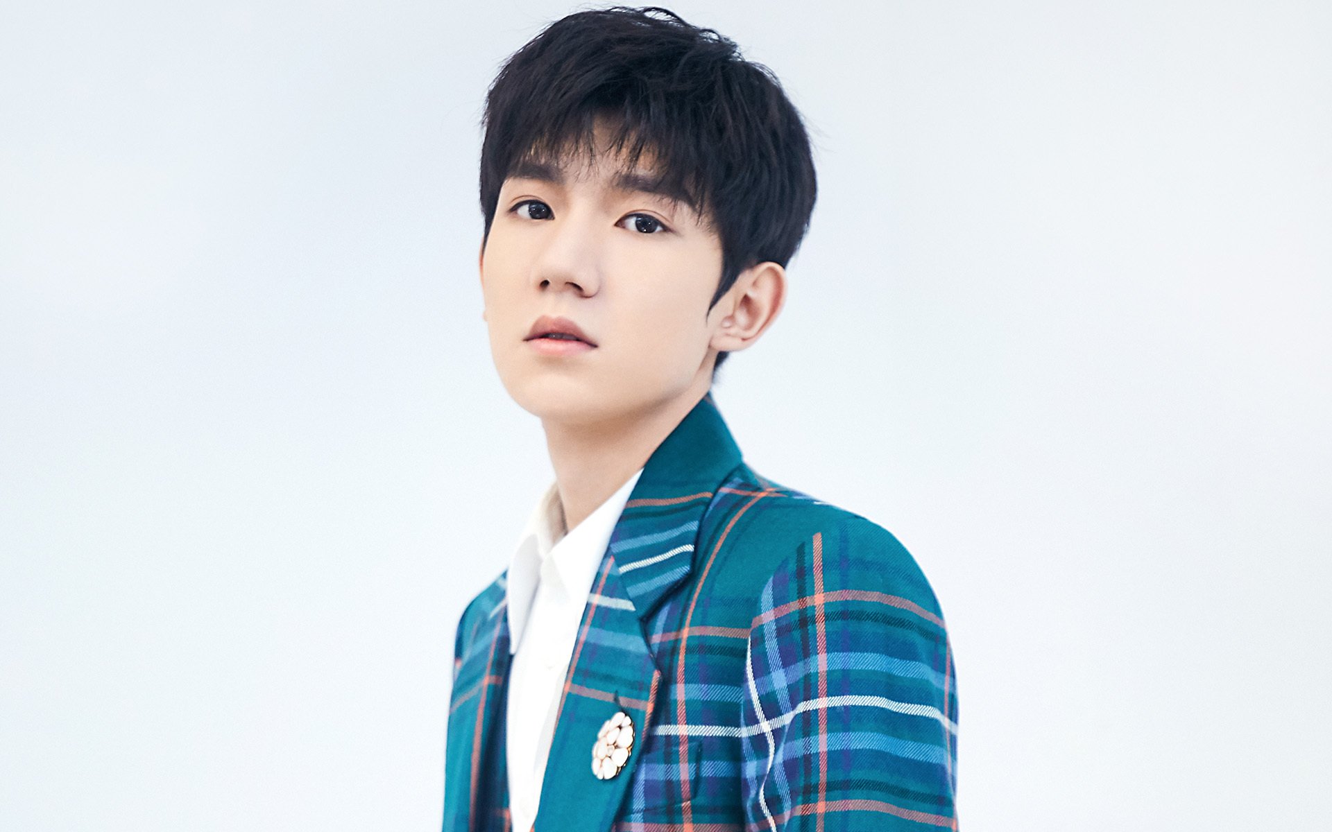 “飞盘竞技：三叉湖赛场上演速度与精准的激烈较量”