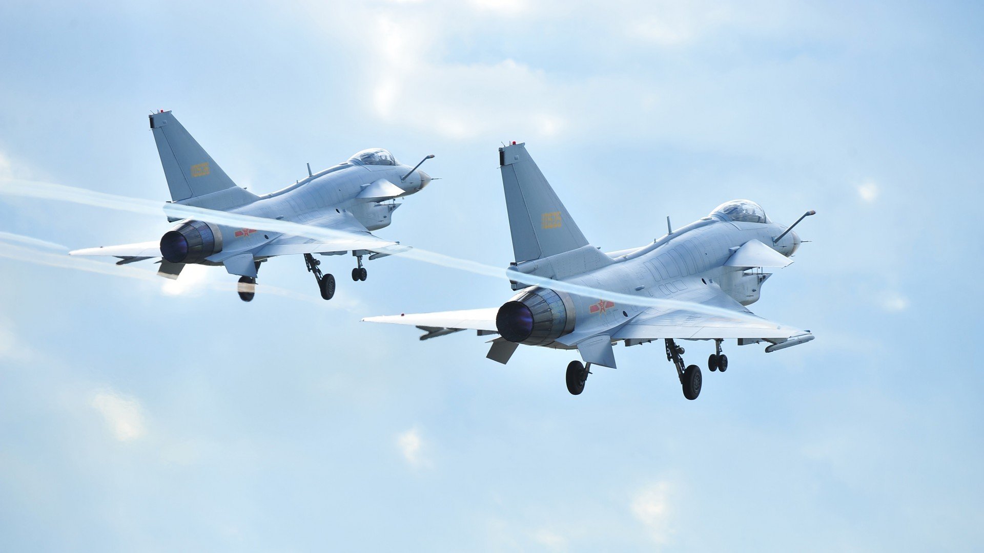 中国男篮年轻球员表现突出 未来发展潜力巨大，中国年轻男篮球运动员