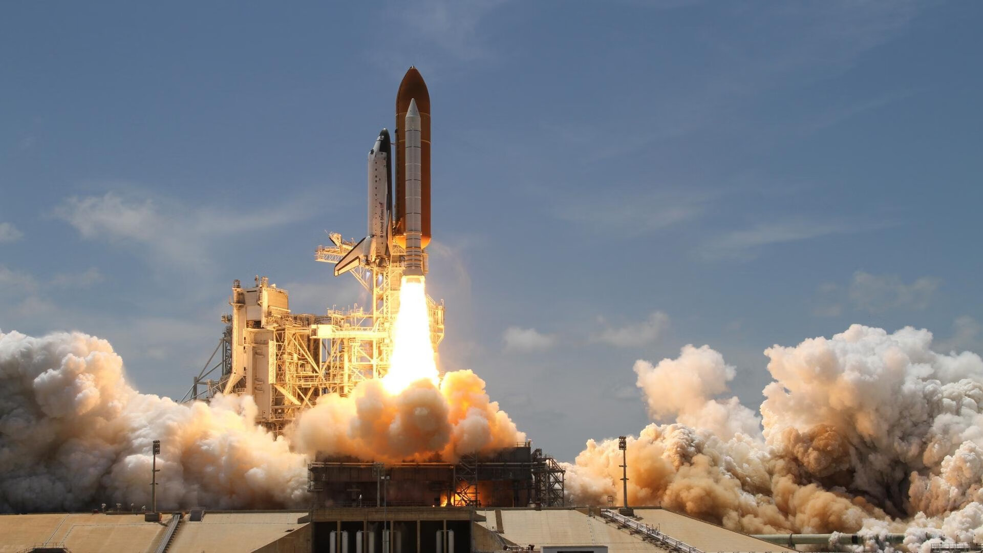 基层足球场地资源紧张制约发展，加强社会足球场地对外开放和运营管理的实施方案